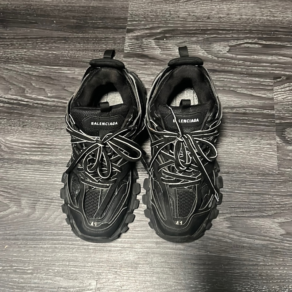 Balenciage track